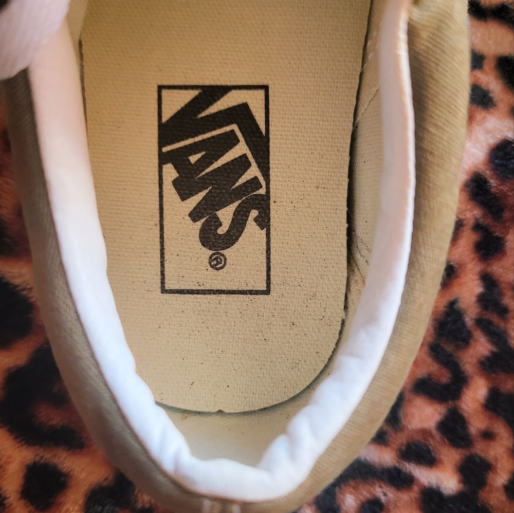 Vans - Picture 6 of 6